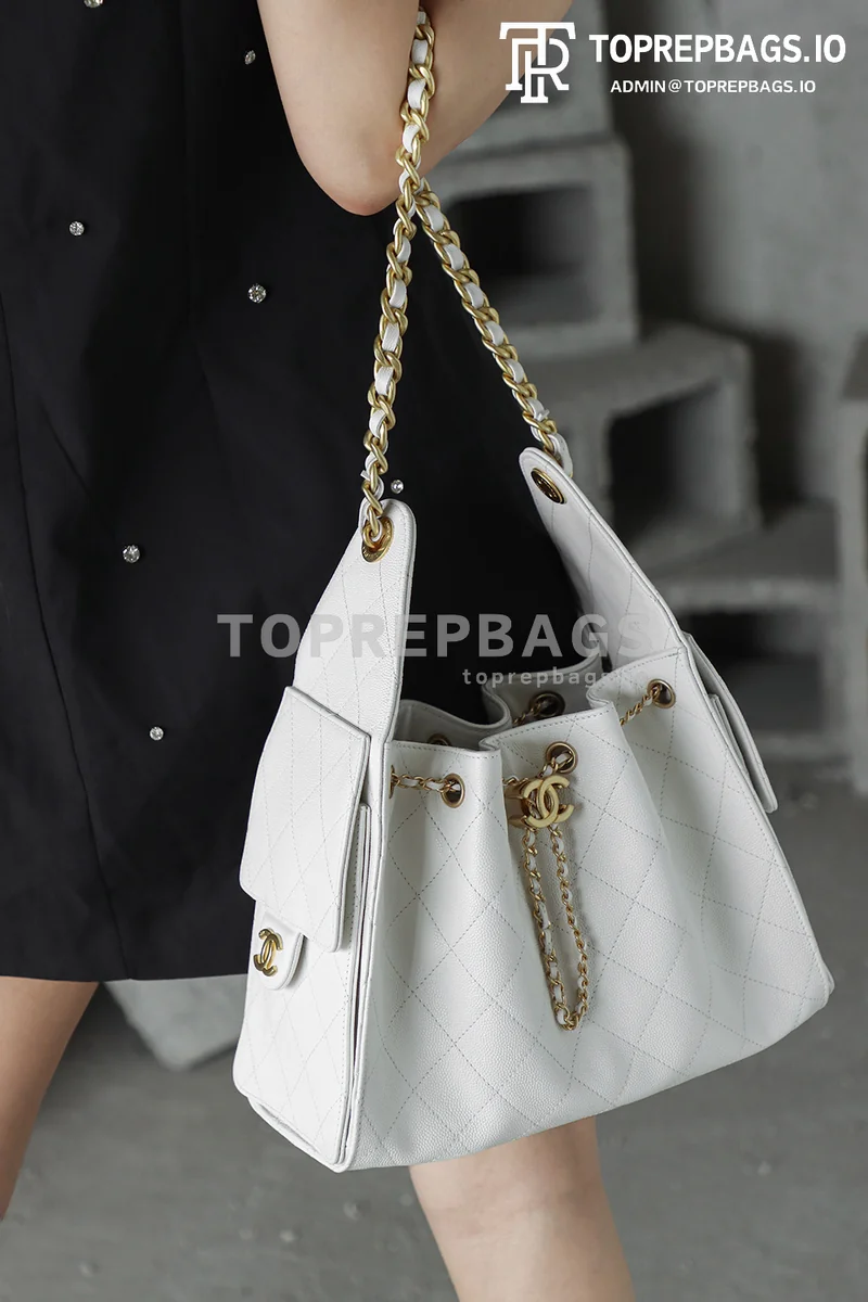 i1746423921027_7886_0_8 Chanel 25 Bag Small Hobo in White