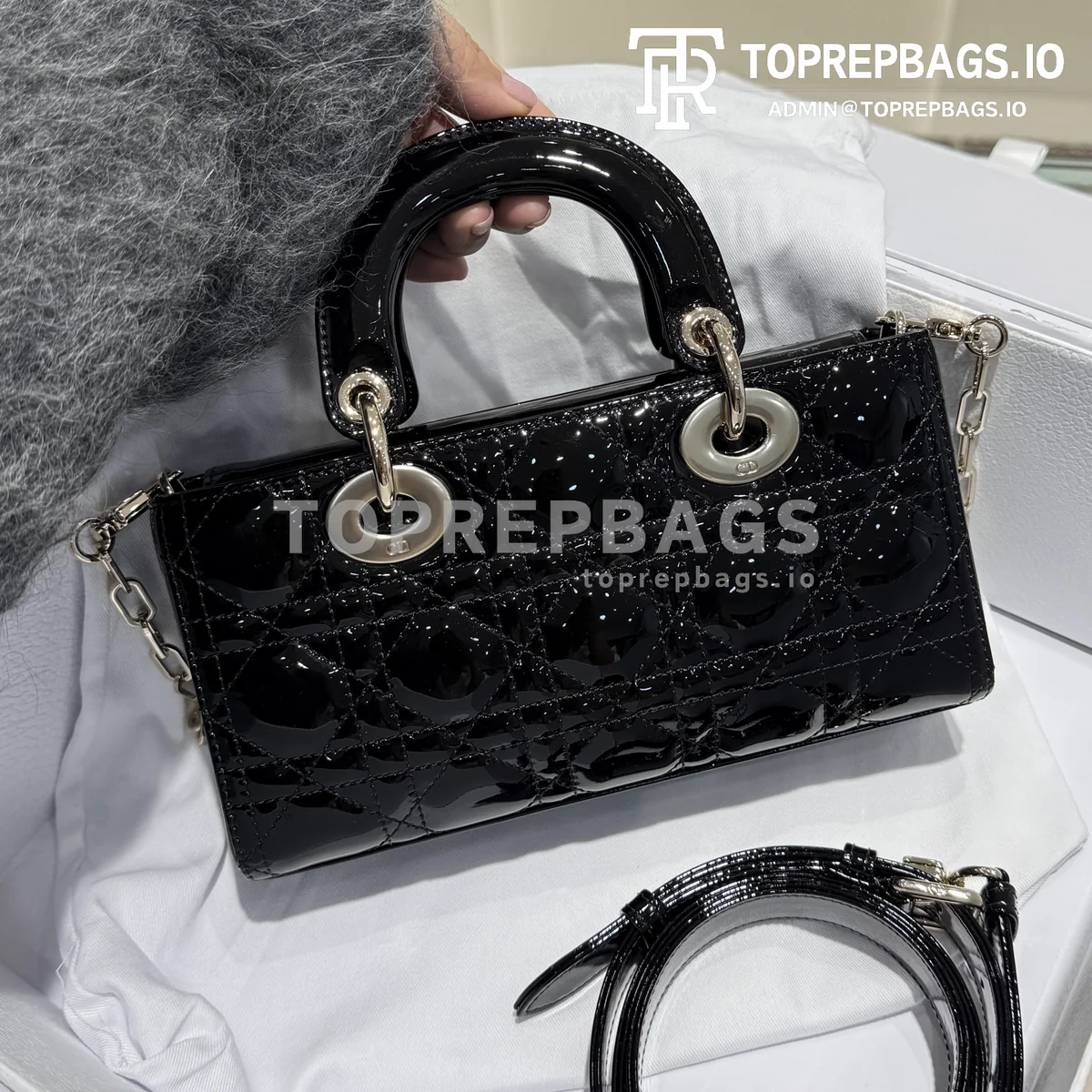 i1746604517165_9416_0_1 Dior D-Joy in Black