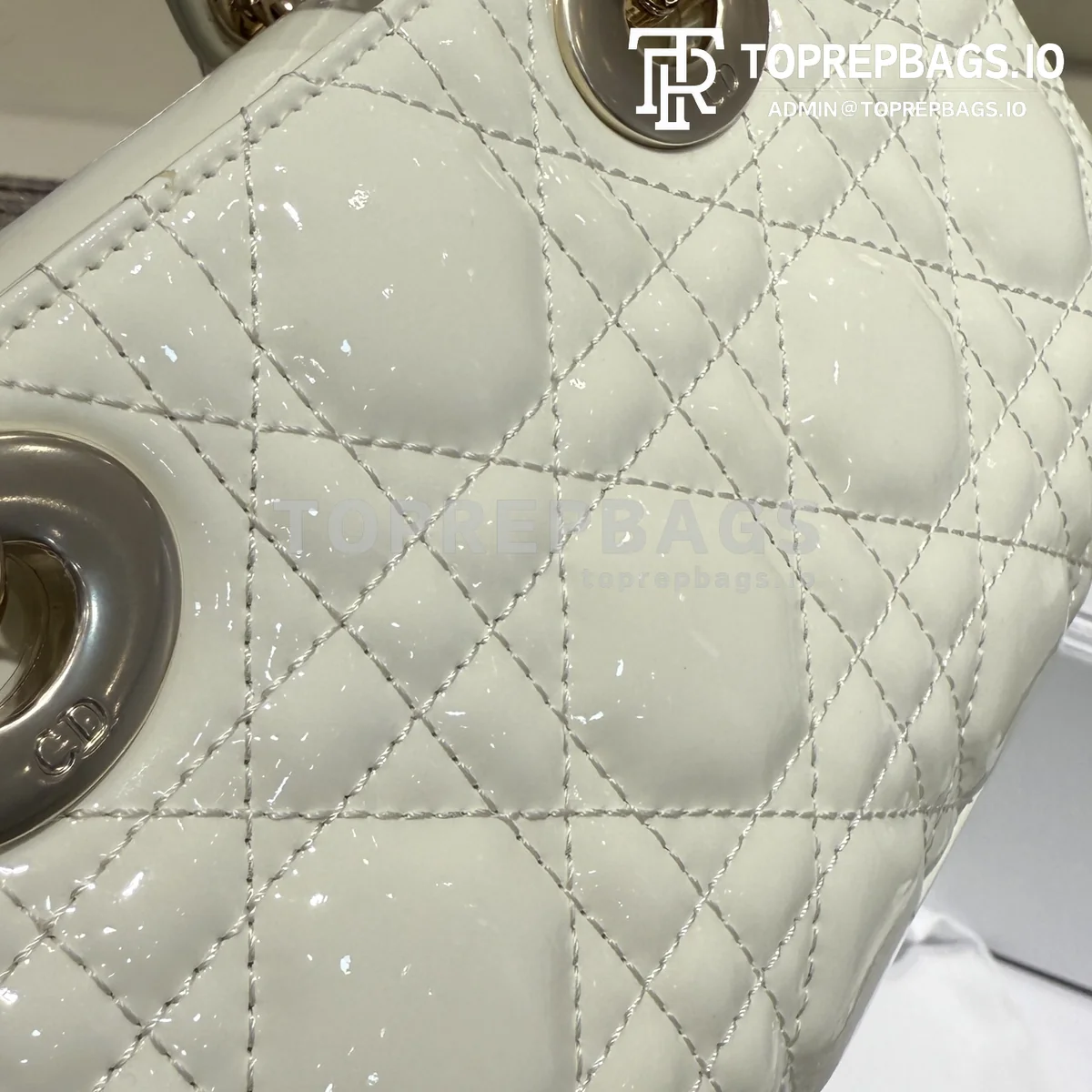 i1746697704830_5223_0_8 Dior D-Joy in White