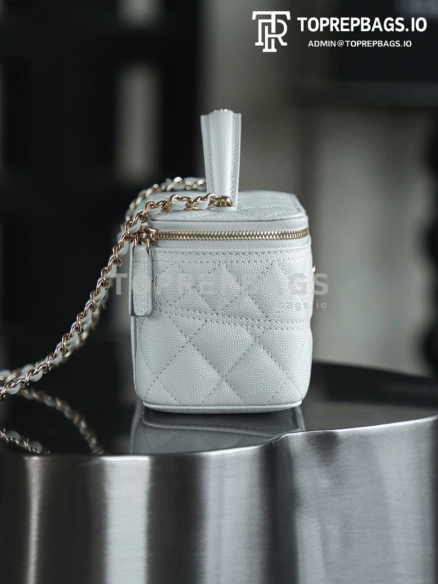 i1747295205271_7535_0_2 Chanel 25C Vanity Case in White