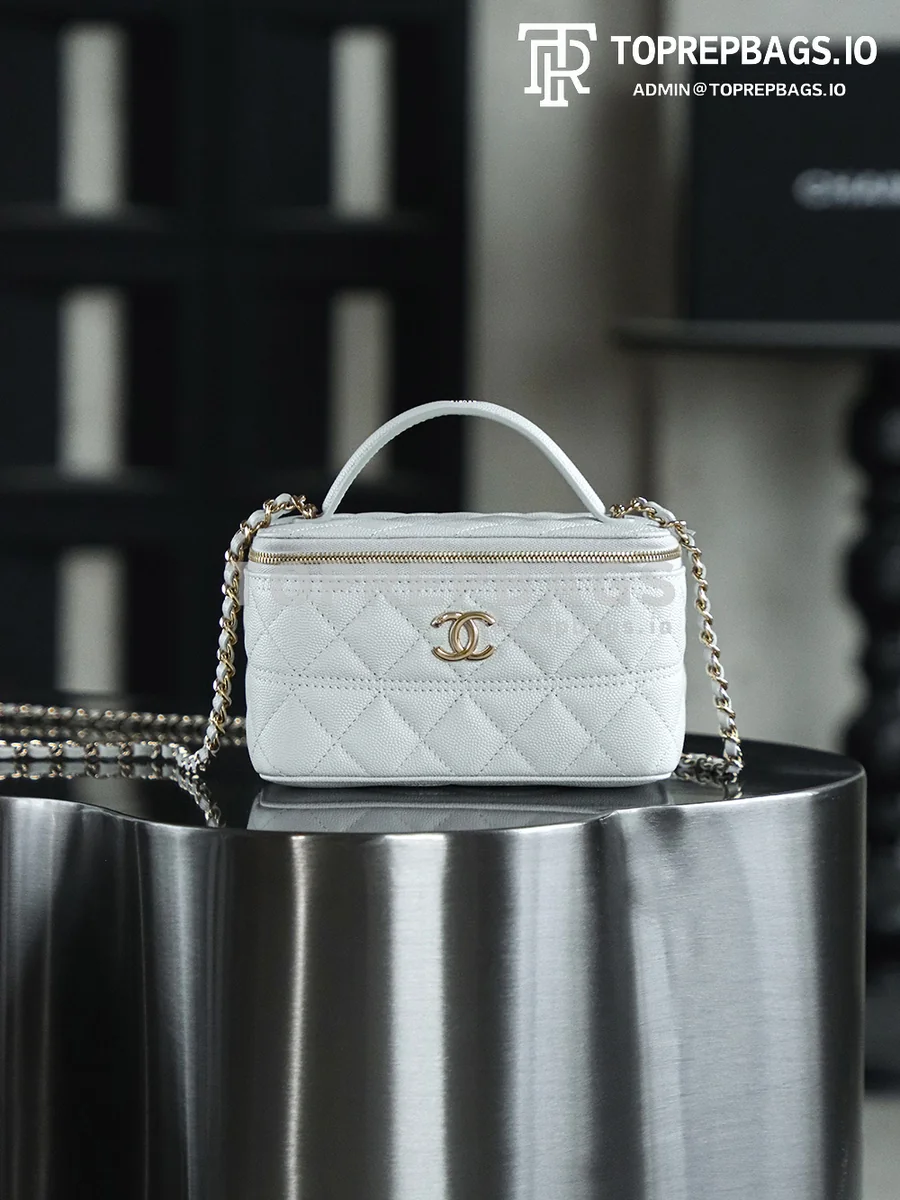 i1747295205272_6889_0_0 Chanel 25C Vanity Case in White
