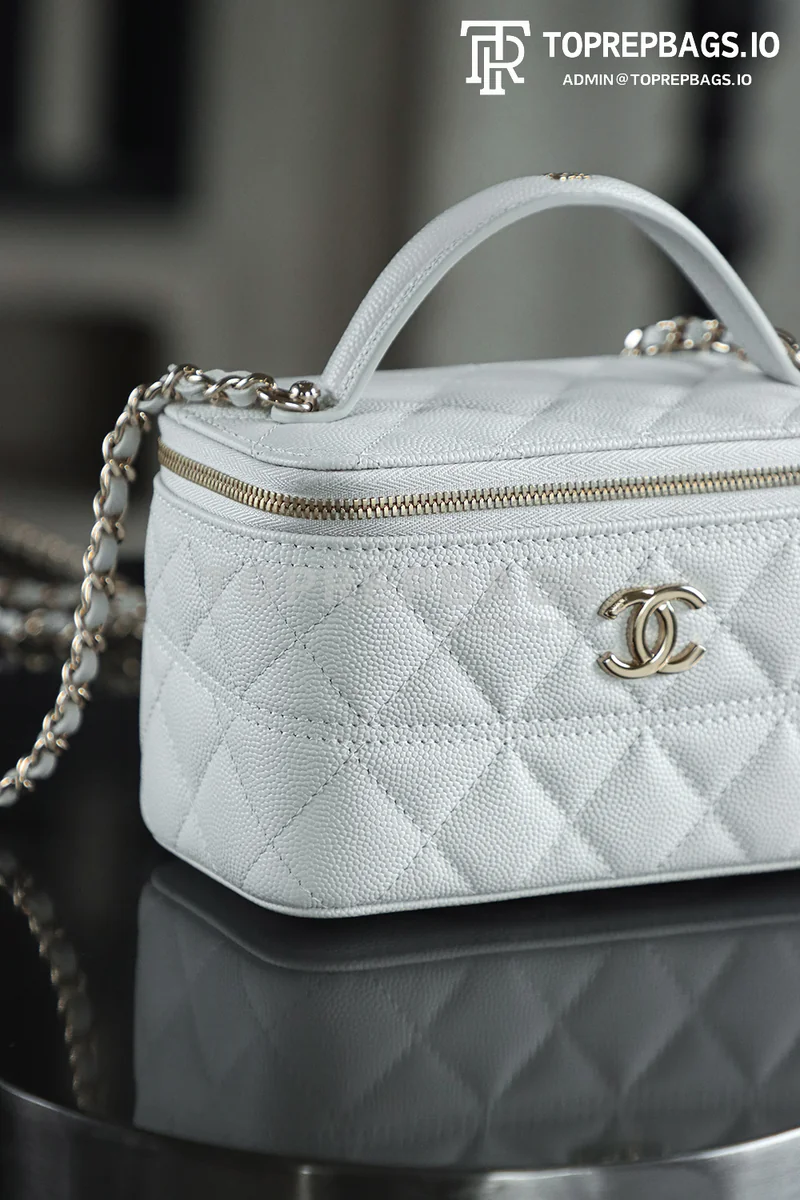 i1747295206560_6413_0_7 Chanel 25C Vanity Case in White