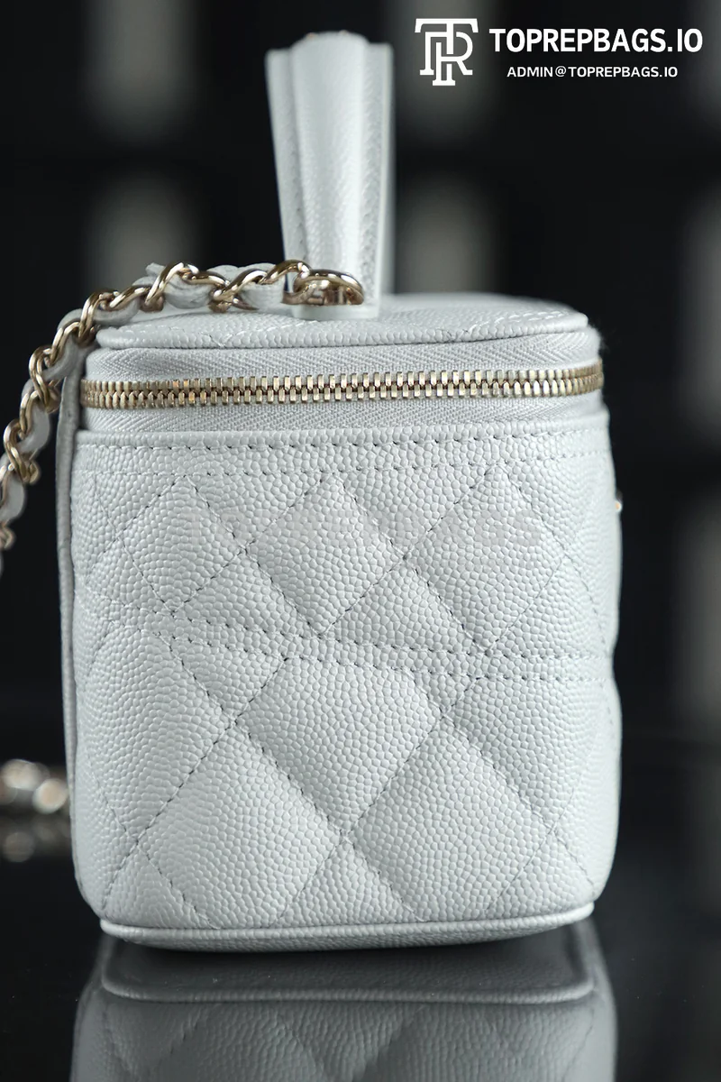 i1747295267700_2615_0_8 Chanel 25C Vanity Case in White