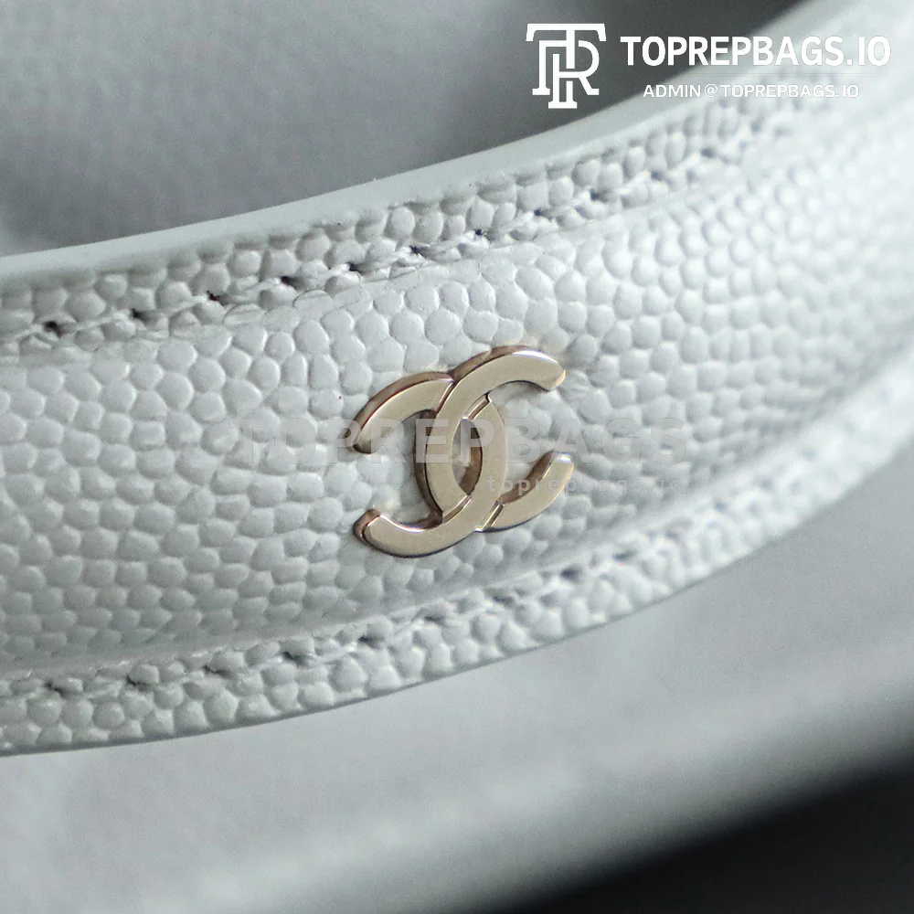 i1747295332916_5418_0_1 Chanel 25C Vanity Case in White