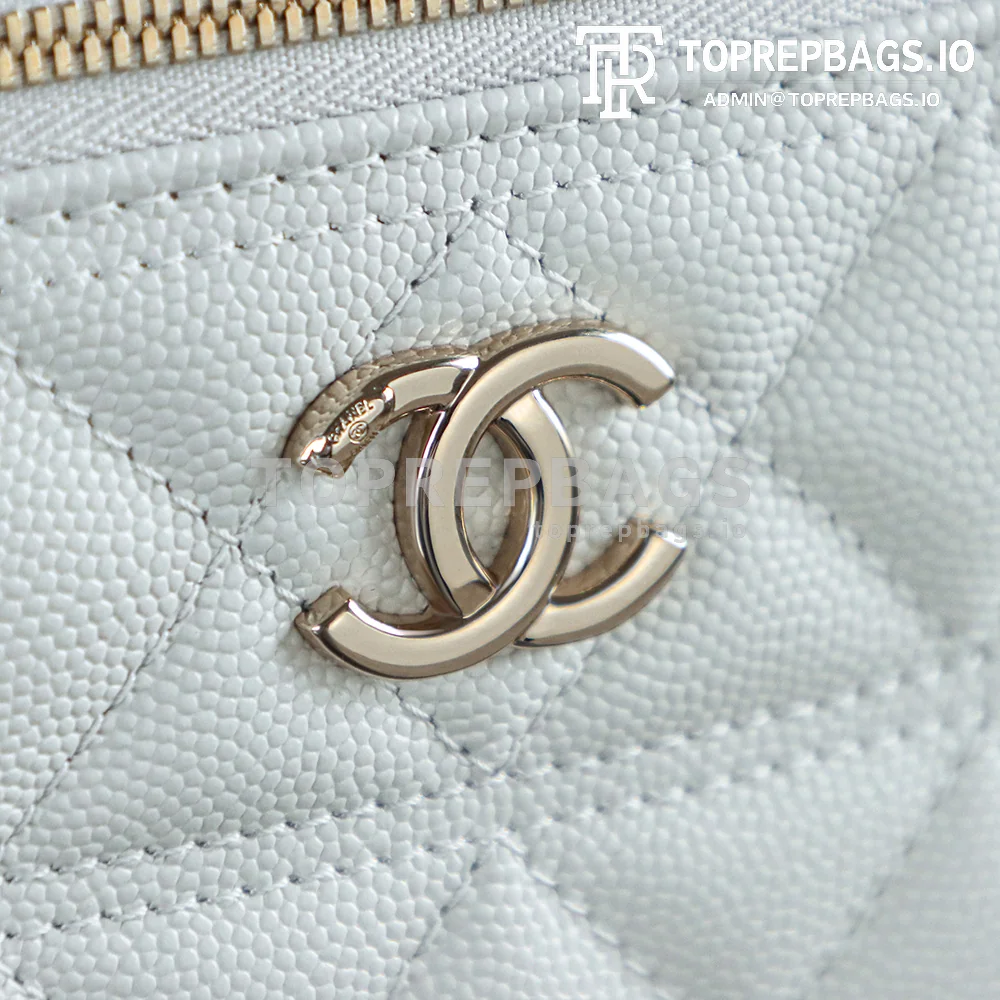 i1747295332956_1956_0_0 Chanel 25C Vanity Case in White