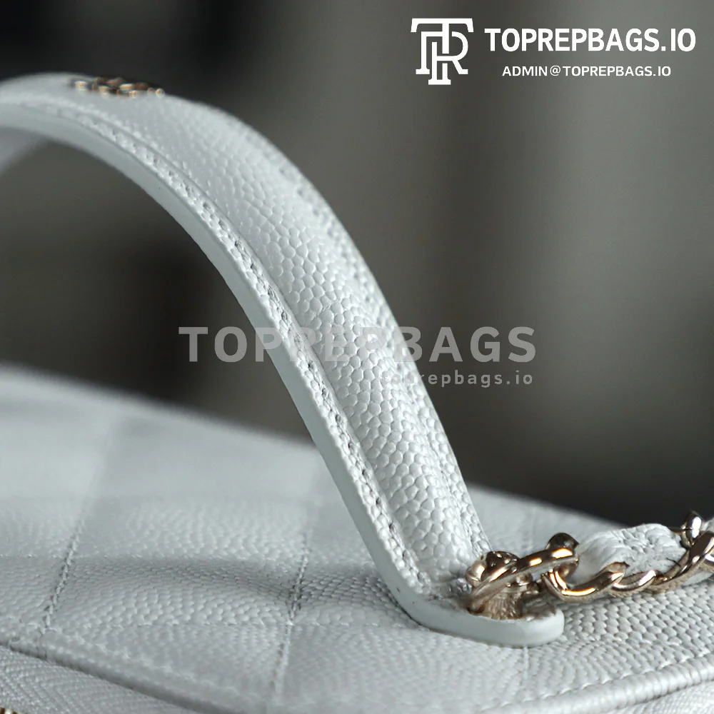 i1747295333628_727_0_4 Chanel 25C Vanity Case in White