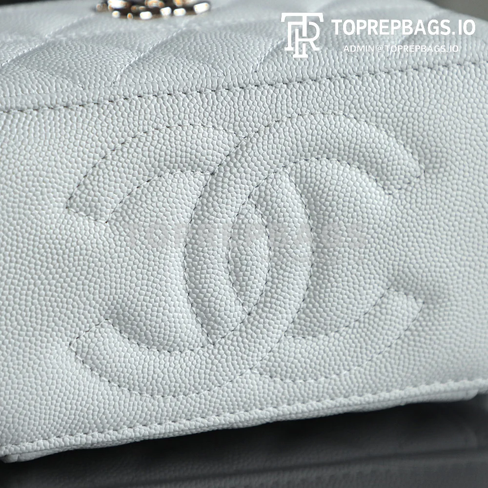 i1747295333630_2898_0_3 Chanel 25C Vanity Case in White
