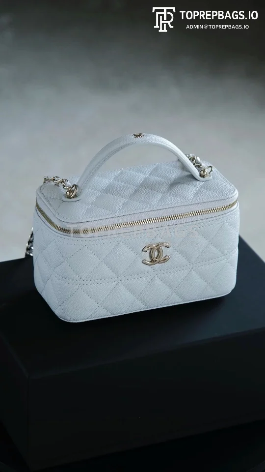 i1747295593859_5750_0_0 Chanel 25C Vanity Case in White