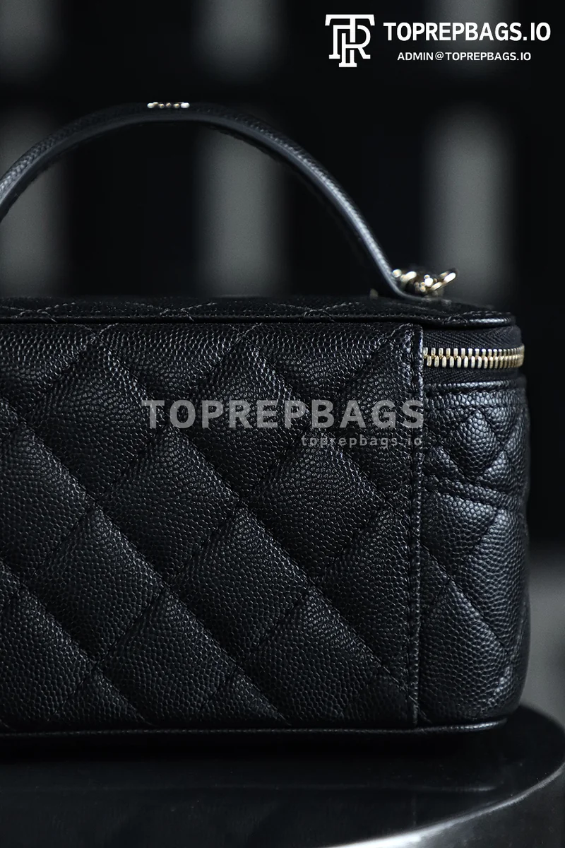 i1747295779288_9942_0_3 Chanel 25C Vanity Case in Black