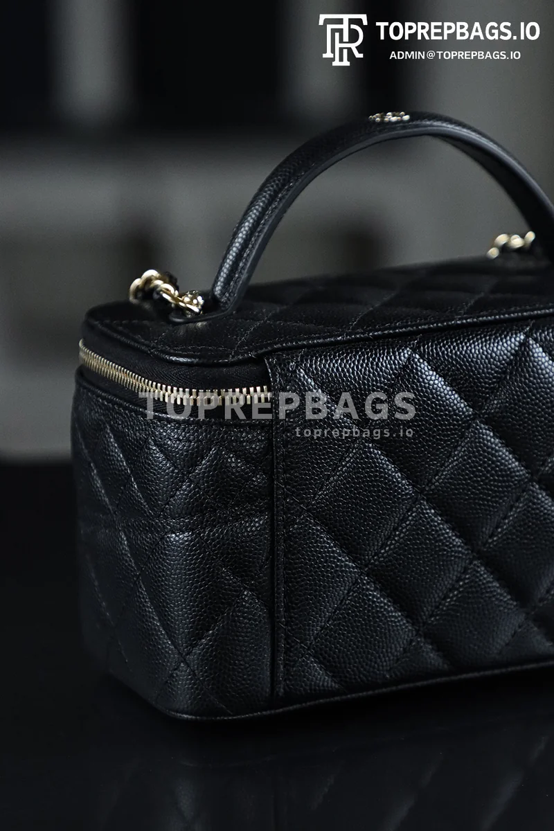 i1747295779327_4915_0_2 Chanel 25C Vanity Case in Black