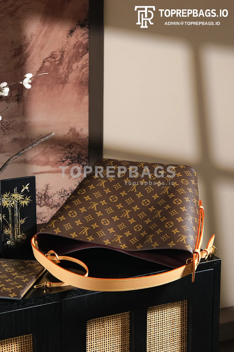 i1747816614568_7338_0_5 Louis Vuitton All In in Brown