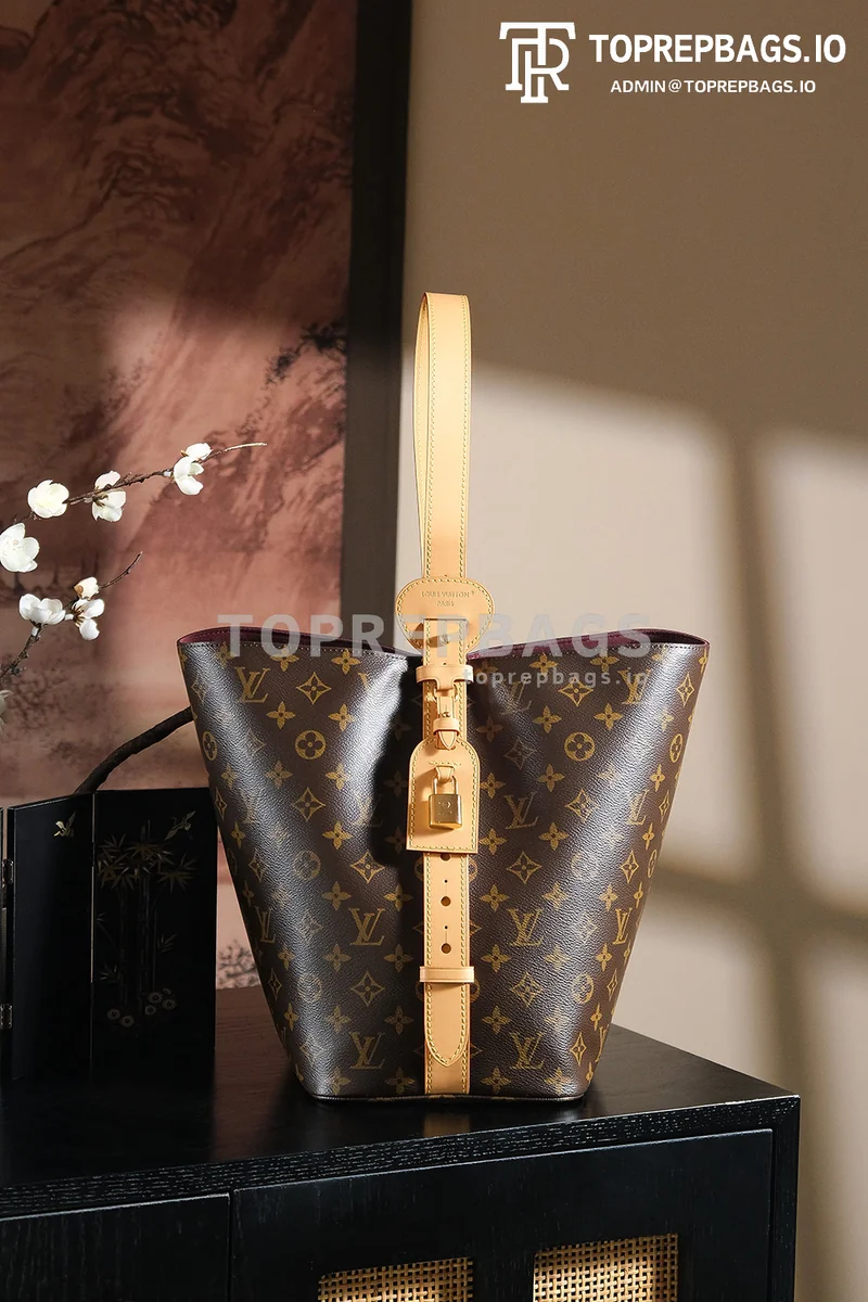 i1747816615901_2741_0_0 Louis Vuitton All In in Brown