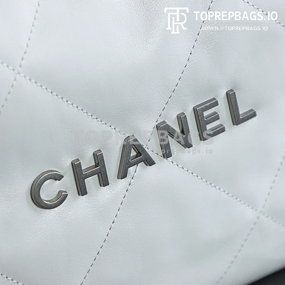 i1748000909305_1747_0_0 Chanel 22 Bag Medium in White