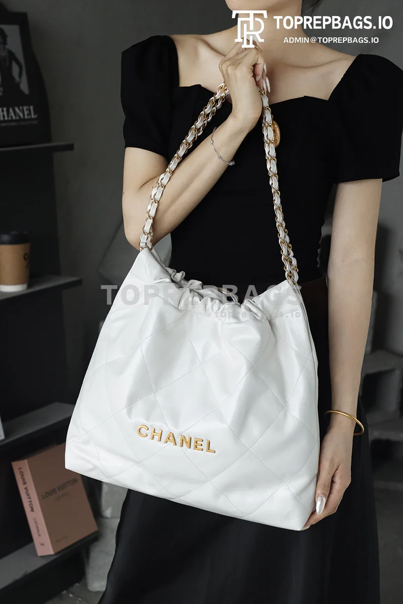 i1748002772823_5082_0_1 Chanel 22 Bag Medium in White