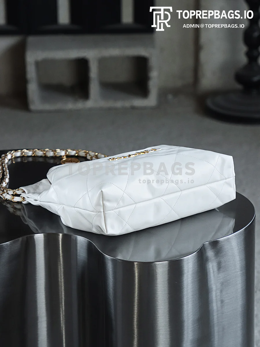 i1748067832936_8192_0_8 Chanel 22 Bag Small in White