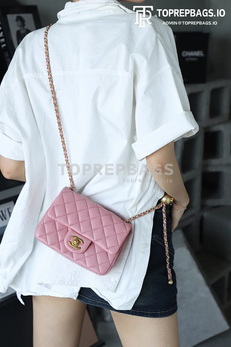i1750141334359_1181_0_0 Chanel Pearl Crush Square Mini in Pink