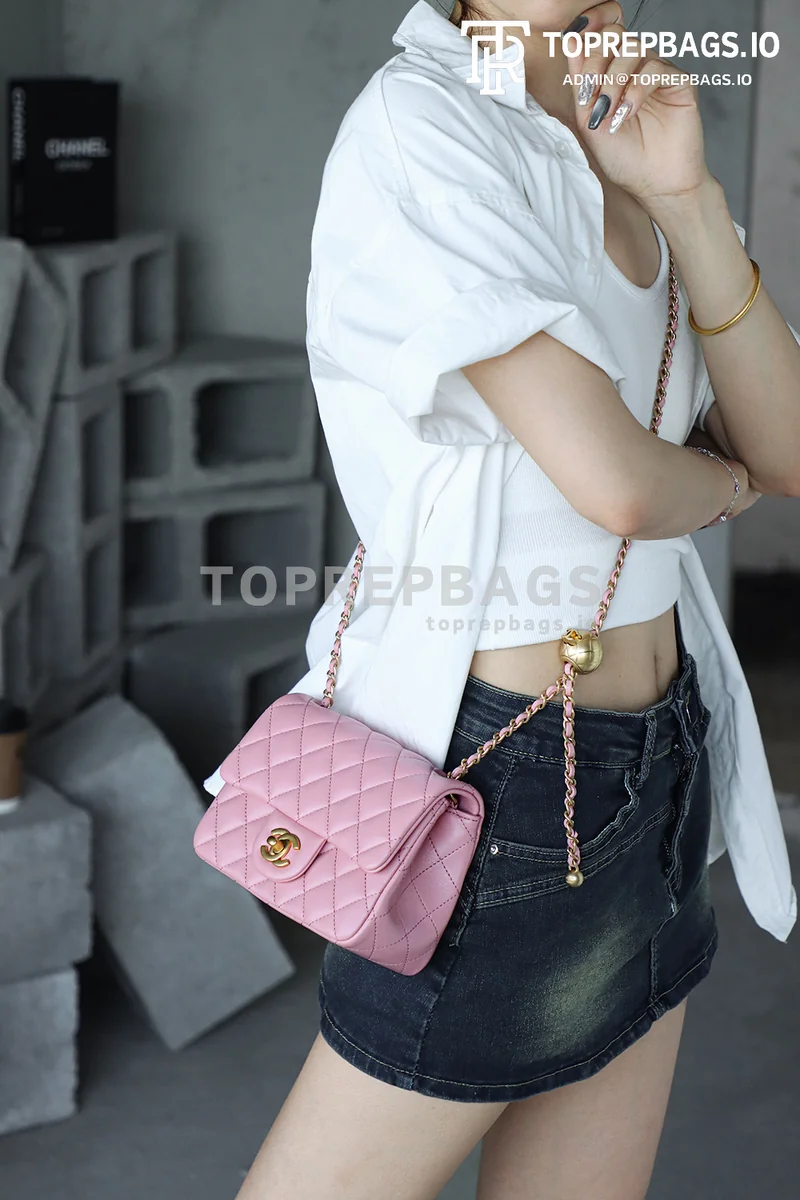 i1750141334412_3896_0_7 Chanel Pearl Crush Square Mini in Pink