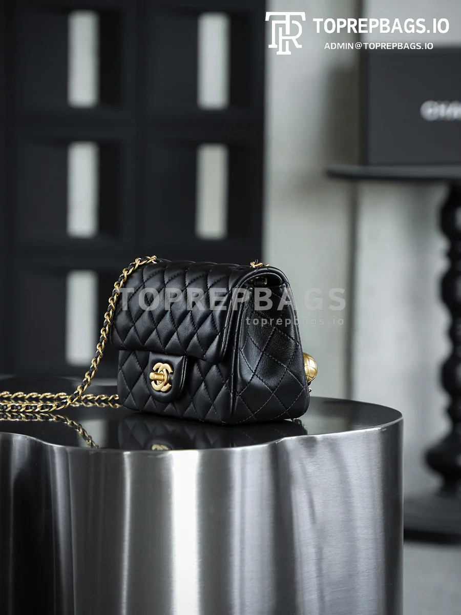 i1750146677777_6002_0_7 Chanel Pearl Crush Square Mini in Black