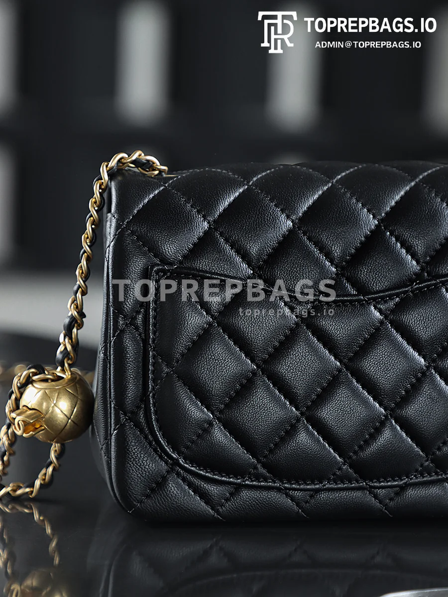 i1750146815356_8115_0_2 Chanel Pearl Crush Square Mini in Black