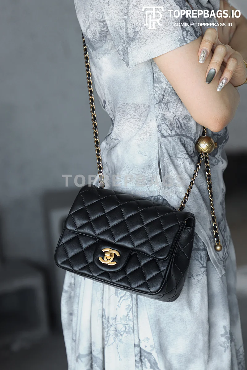 i1750148427509_1930_0_6 Chanel Pearl Crush Square Mini in Black