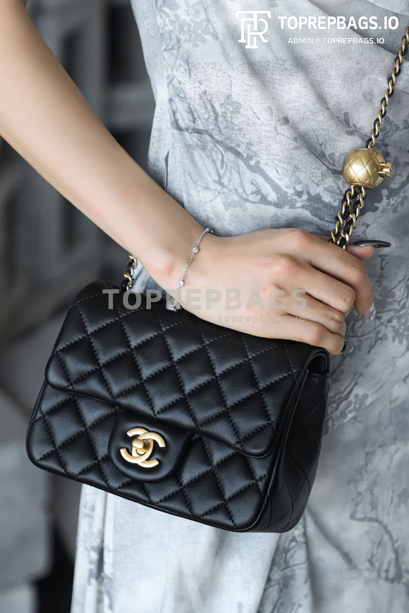 i1750148427524_9944_0_7 Chanel Pearl Crush Square Mini in Black