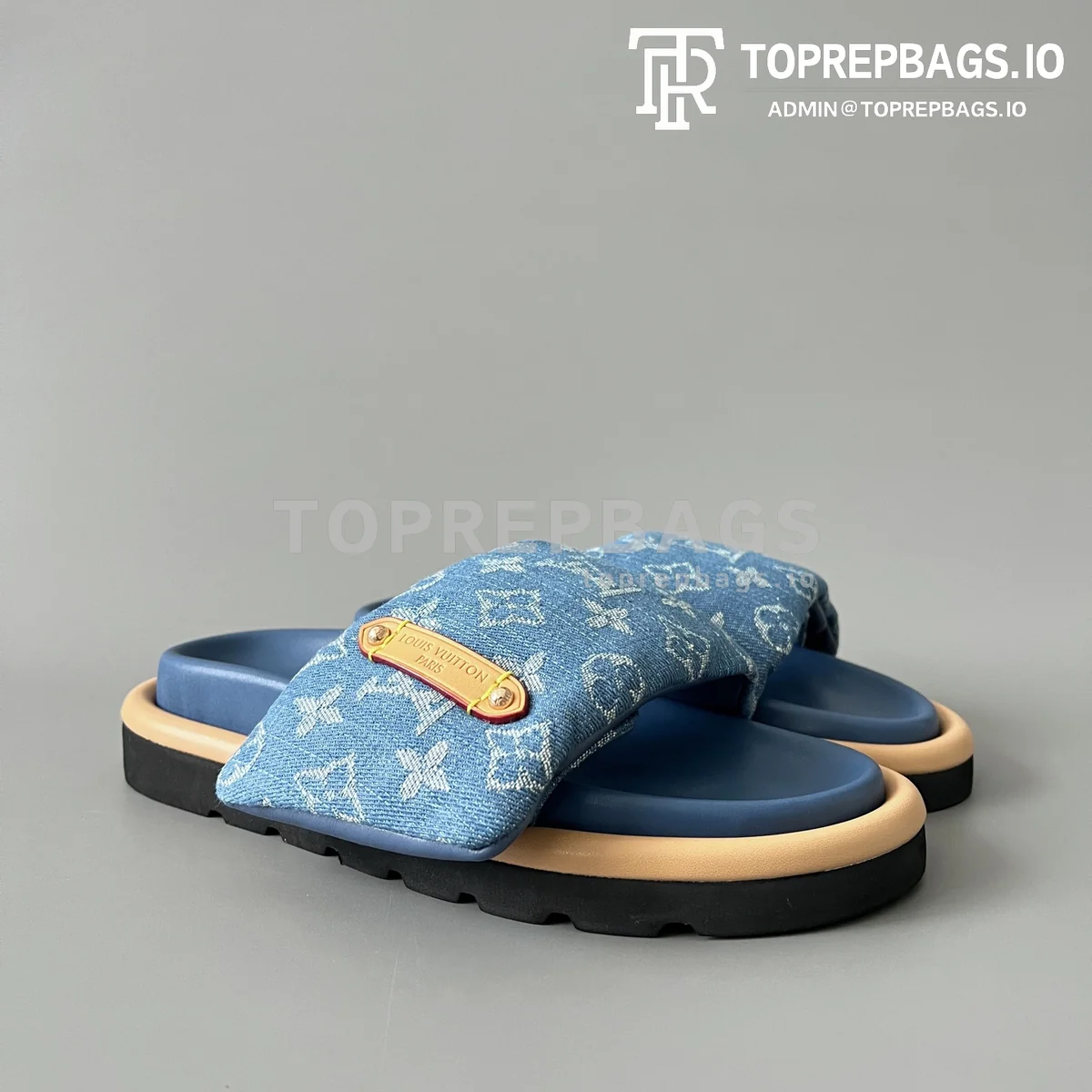 i1750768101961_8358_0_2 Louis Vuitton Pool Pillow Comfort in Blue