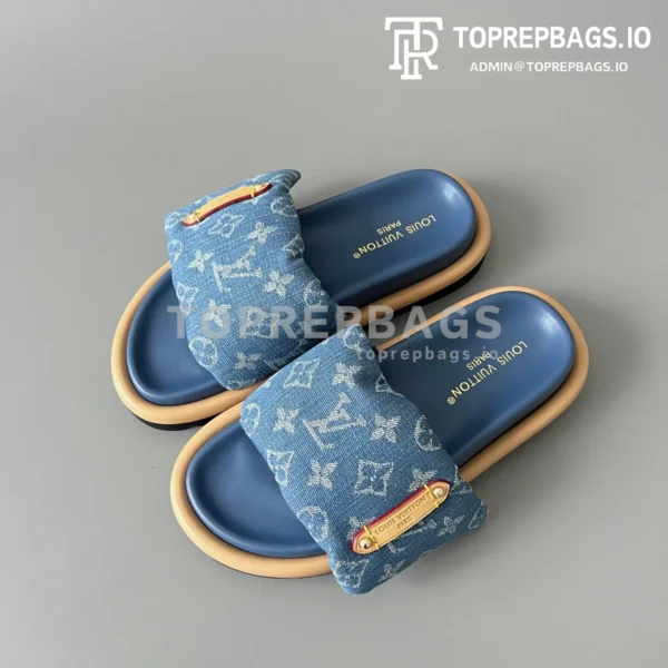 i1750768103078_8914_0_6 Louis Vuitton Pool Pillow Comfort in Blue