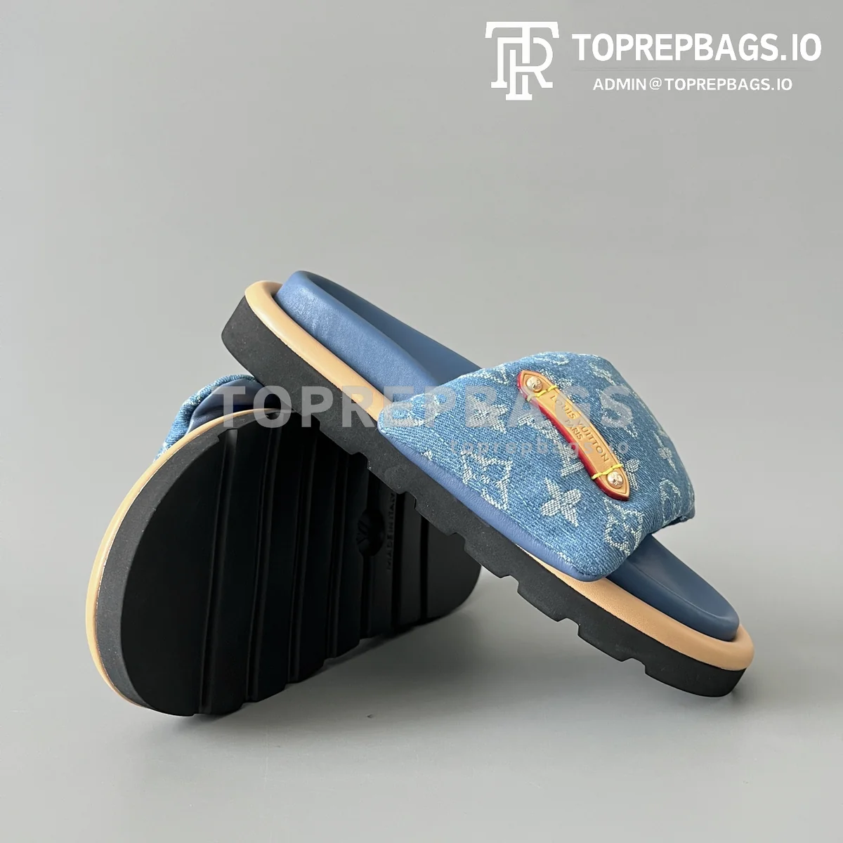 i1750768103078_9994_0_5 Louis Vuitton Pool Pillow Comfort in Blue