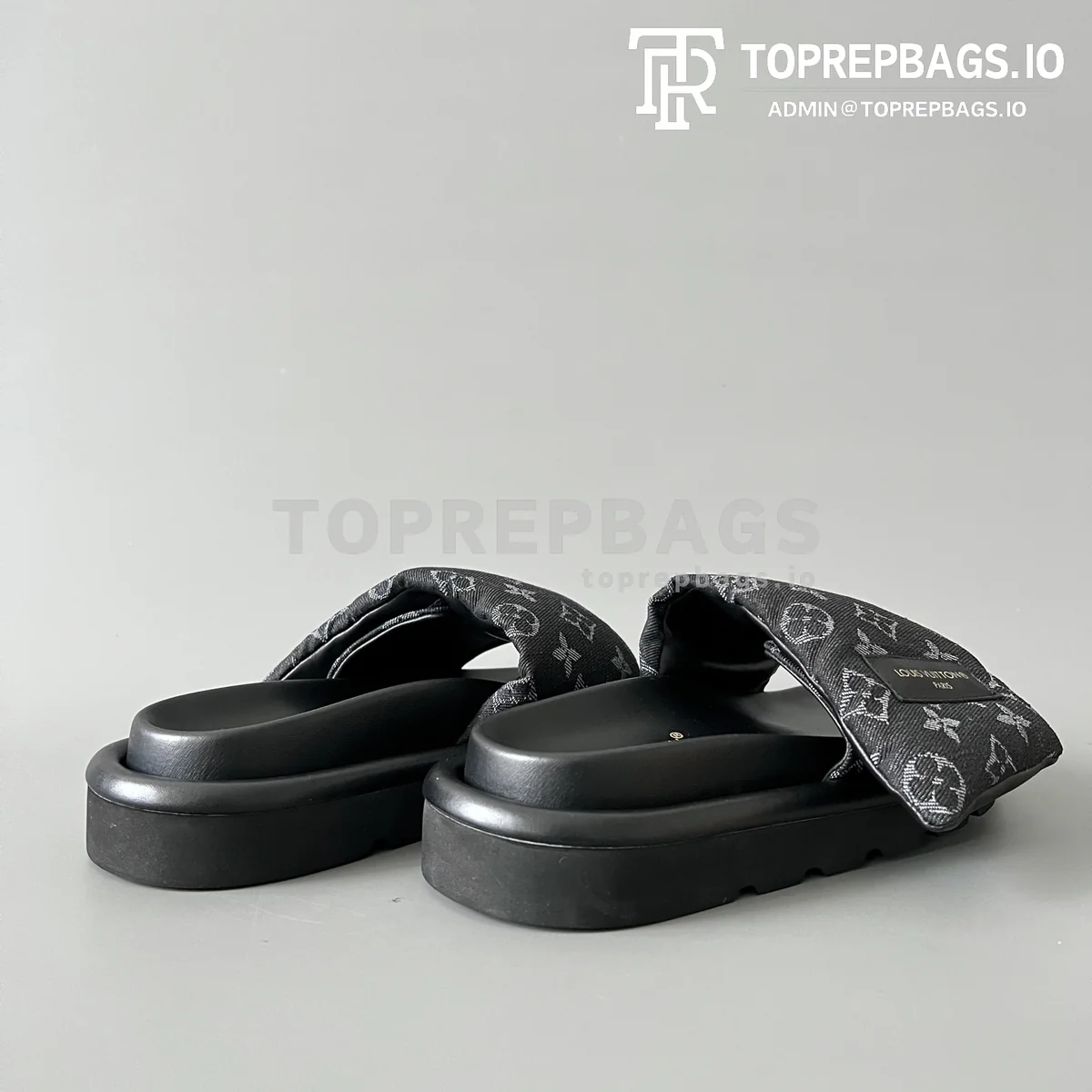 i1750768616584_2132_0_3 Louis Vuitton Pool Pillow Comfort in Black