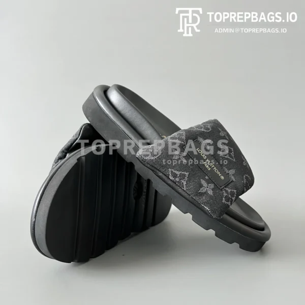 i1750768616607_4467_0_6 Louis Vuitton Pool Pillow Comfort in Black