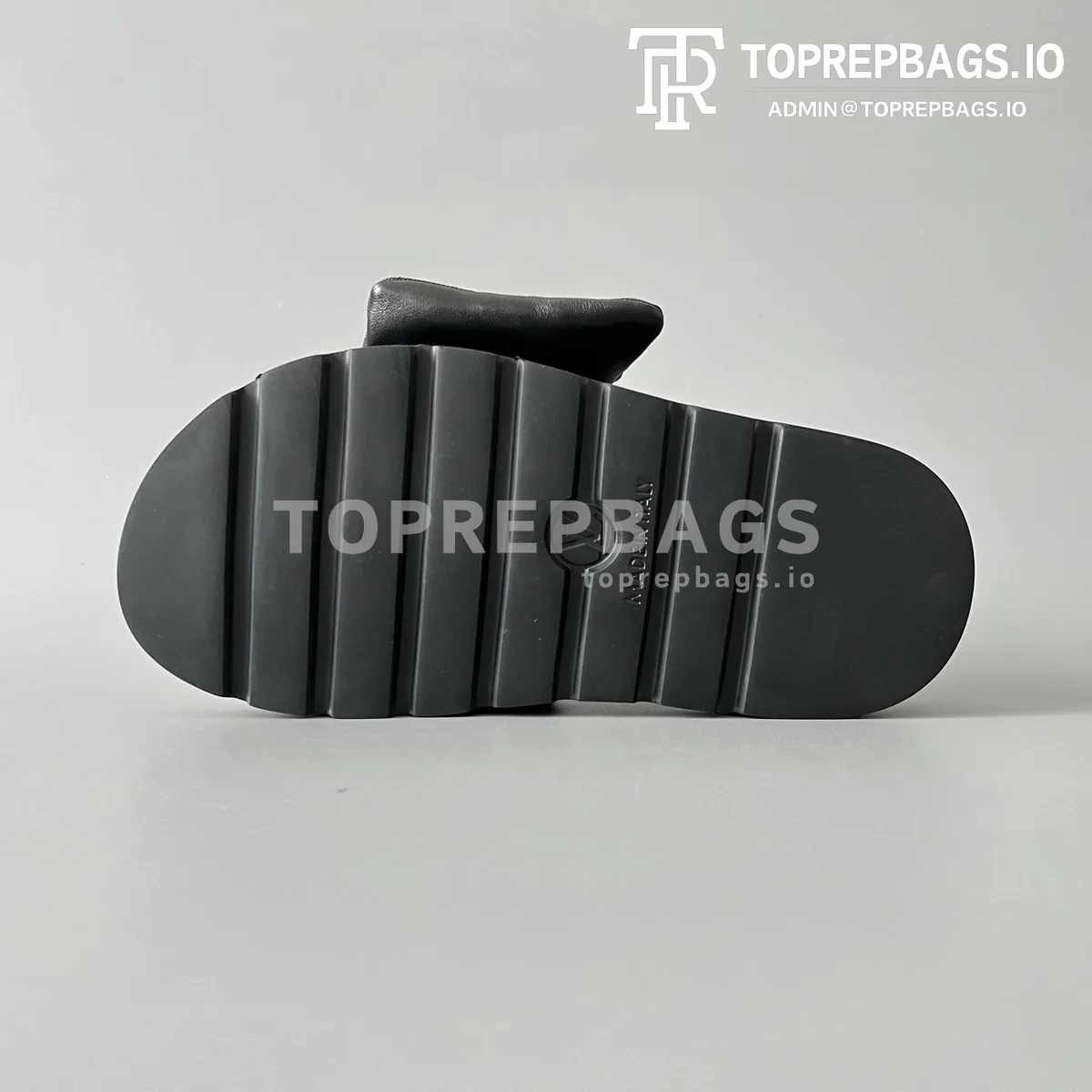 i1750768617493_453_0_5 Louis Vuitton Pool Pillow Comfort in Black