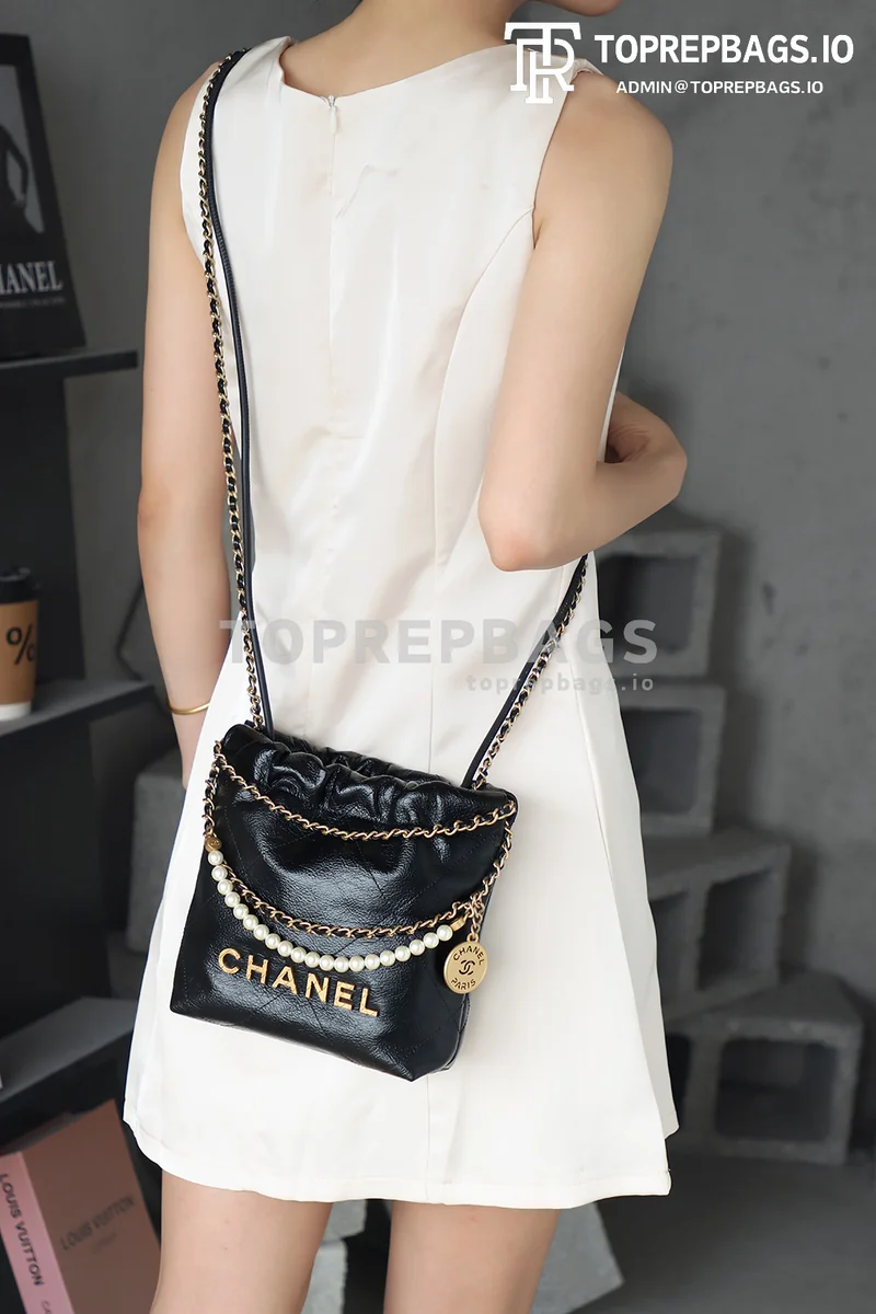 i1751565238344_2604_0_1 Chanel 22 Bag Mini in Black