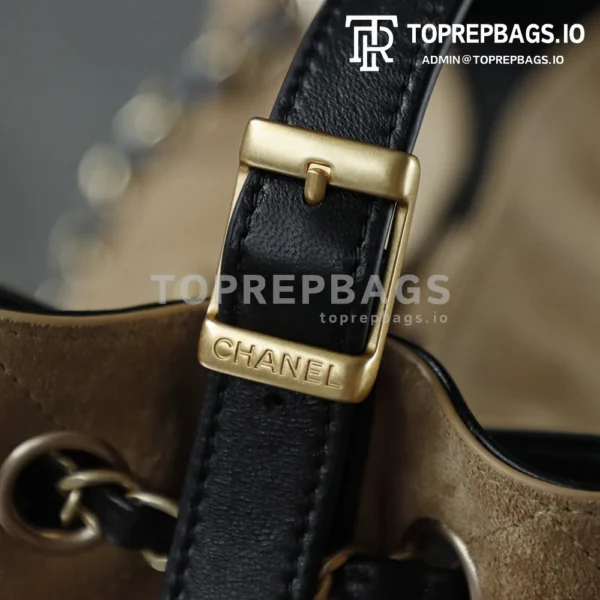 i1752326503449_10_0_3 Chanel Handbag Hobo in Beige/Black