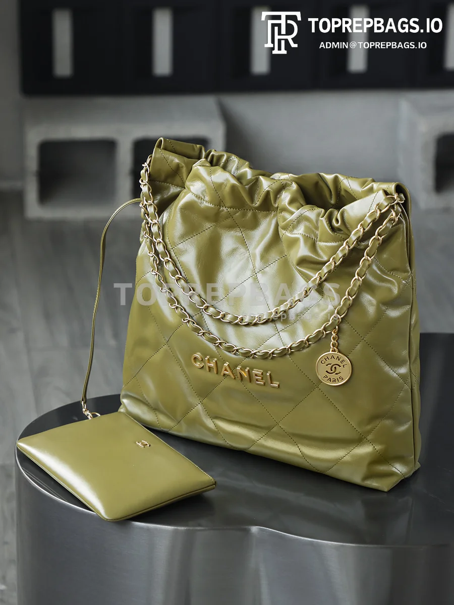 i1752914505912_2559_0_7 Chanel 22 Bag Medium in Green