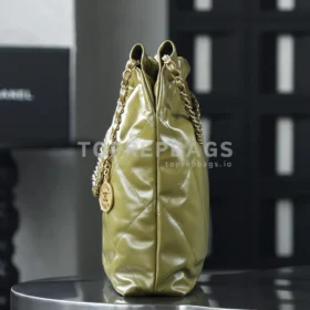 Chanel 22 Bag Medium in Green