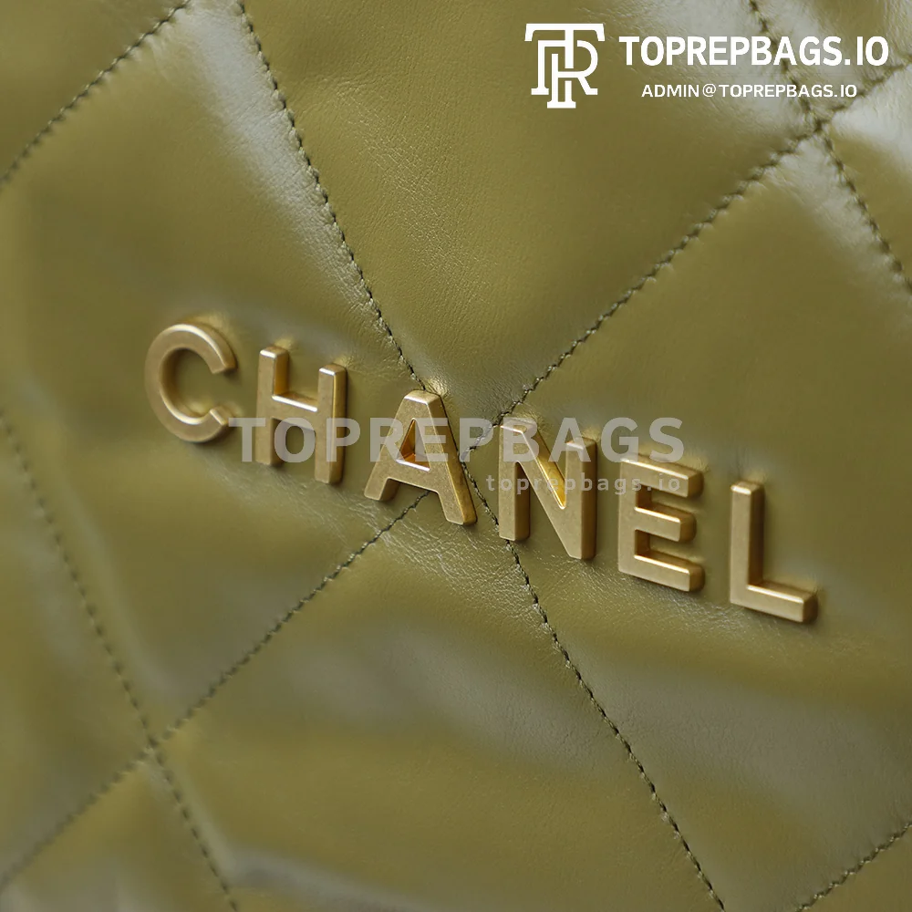 i1752914813784_8356_0_0 Chanel 22 Bag Medium in Green