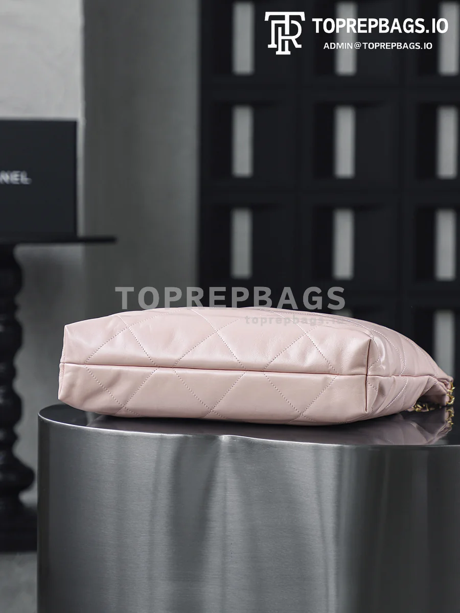 i1752914921161_3376_0_5 Chanel 22 Bag Medium in Pink