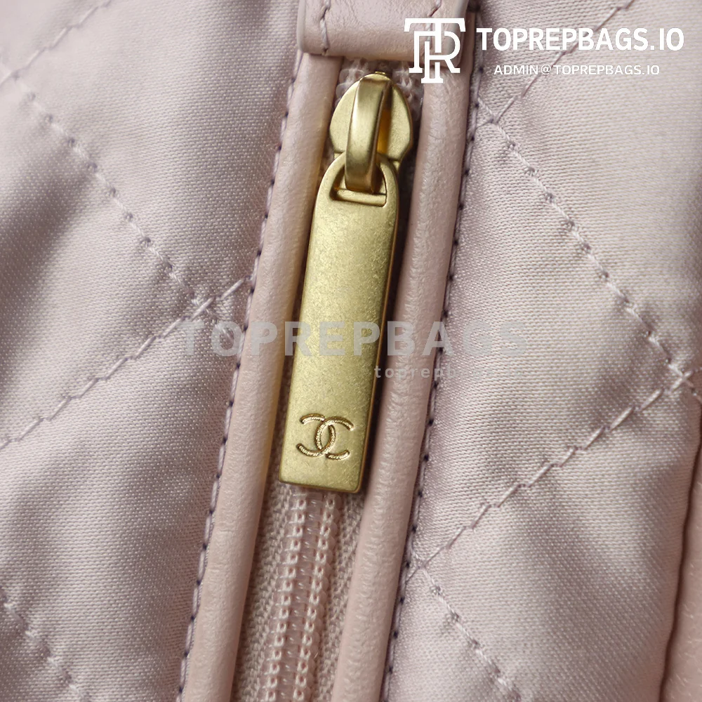i1752915041352_5884_0_5 Chanel 22 Bag Medium in Pink