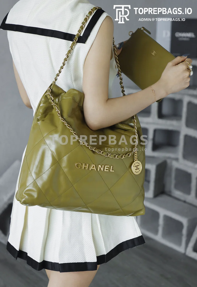 i1752915094470_4775_0_7 Chanel 22 Bag Medium in Green