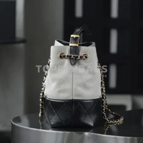 Chanel Handbag Hobo in Grey