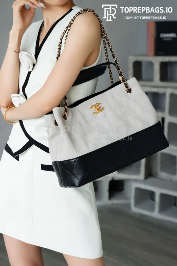 i1755226310764_4624_0_8 Chanel Handbag Hobo in Grey