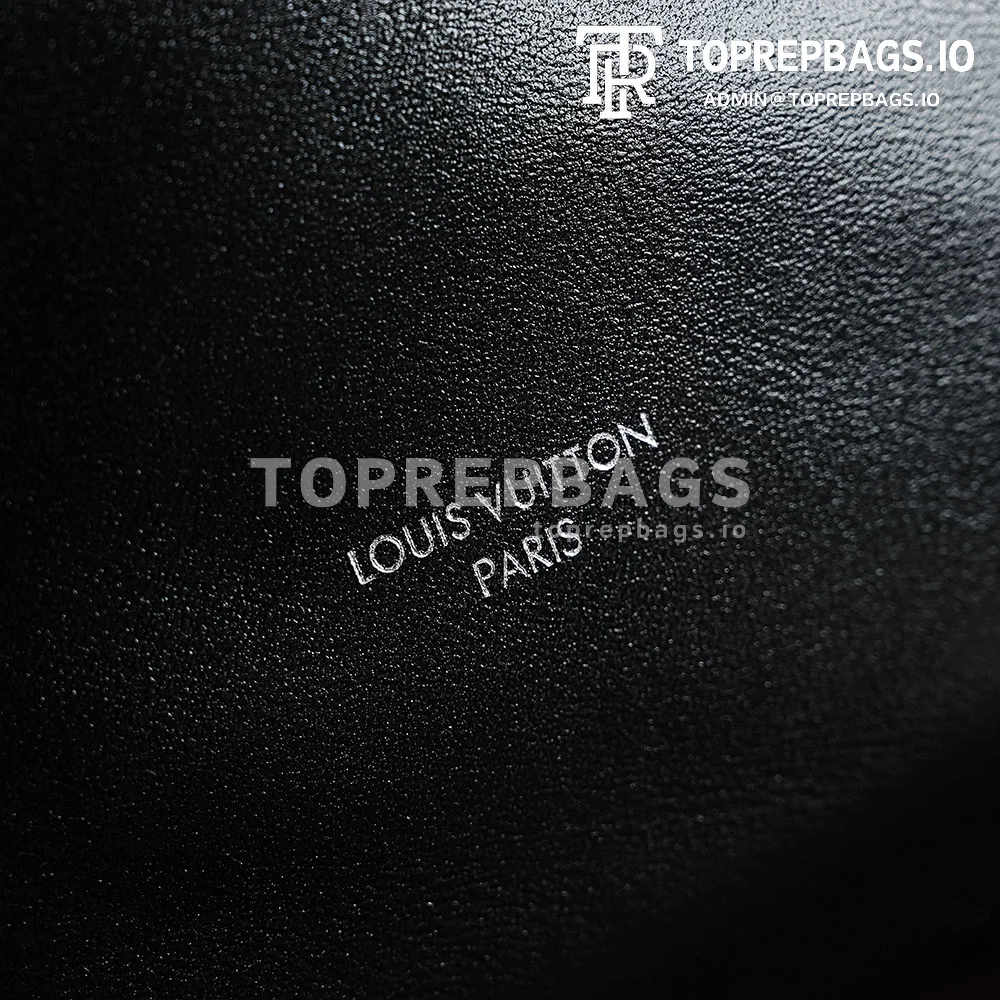 i1756798910500_2050_0_0 Louis Vuitton Off Duty Vibe Medium in Black