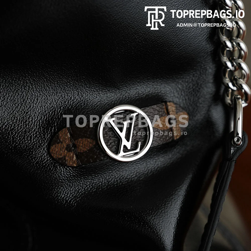 i1756798910500_9377_0_3 Louis Vuitton Off Duty Vibe Medium in Black