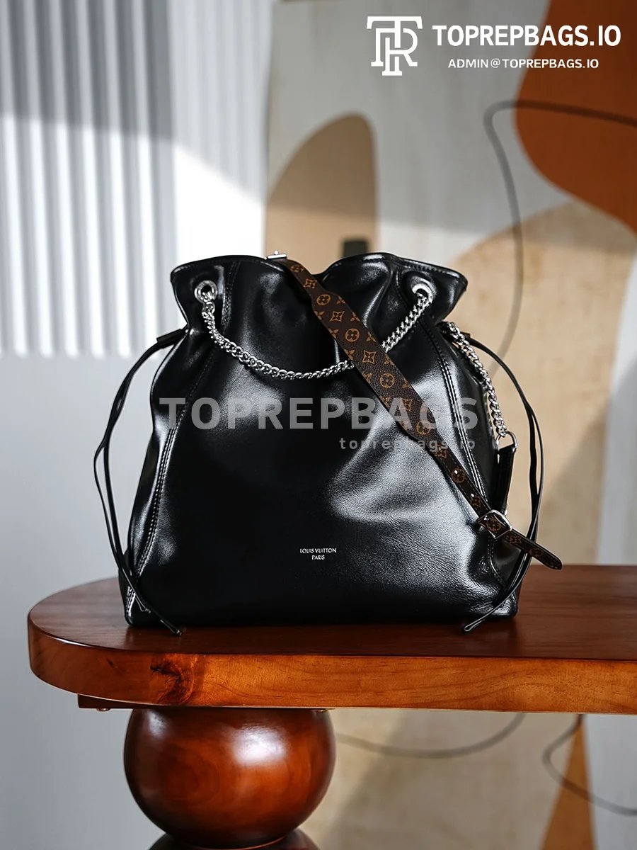 i1756799013748_7105_0_6 Louis Vuitton Off Duty Vibe Medium in Black