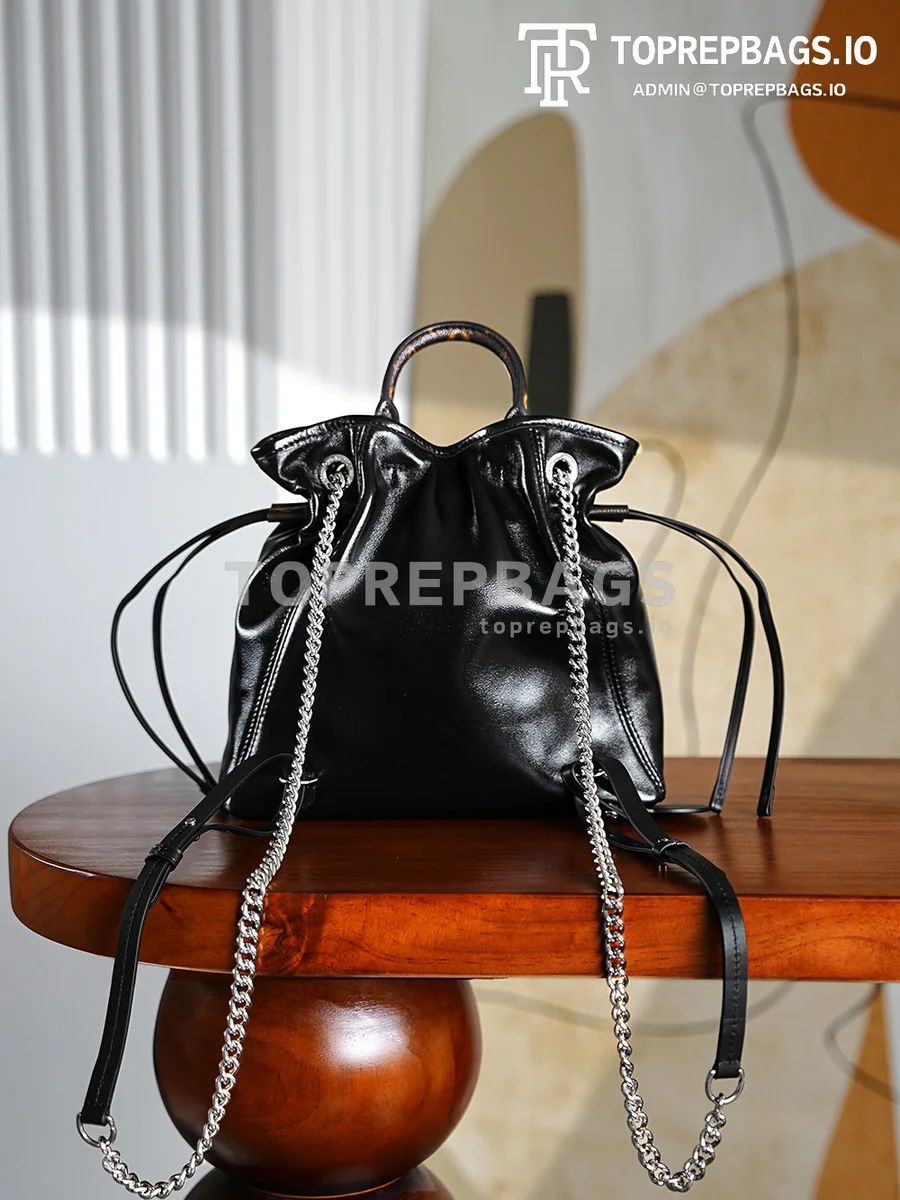 i1757306499470_1481_0_3 Louis Vuitton Off Duty Vibe Medium in Black