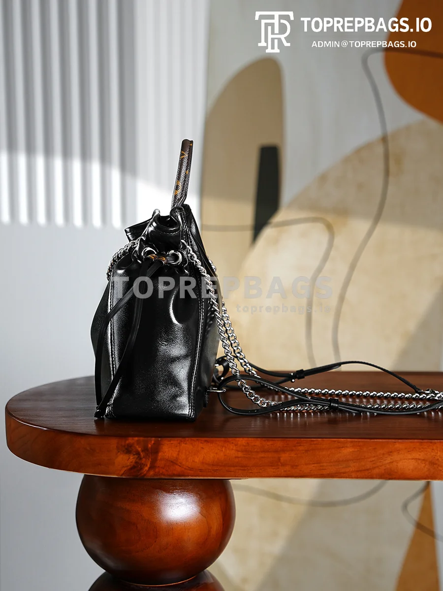 i1757306500138_6898_0_2 Louis Vuitton Off Duty Vibe Medium in Black