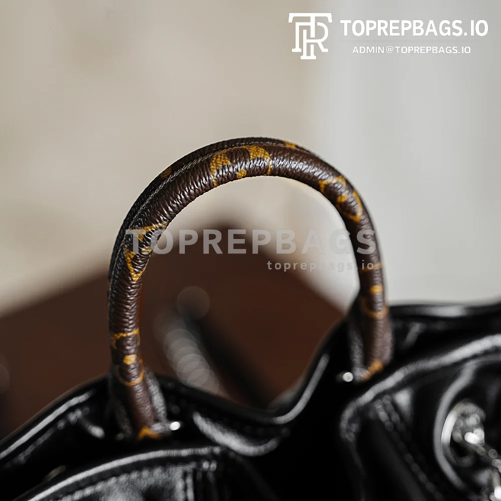 i1757306577519_8391_0_0 Louis Vuitton Off Duty Vibe Medium in Black