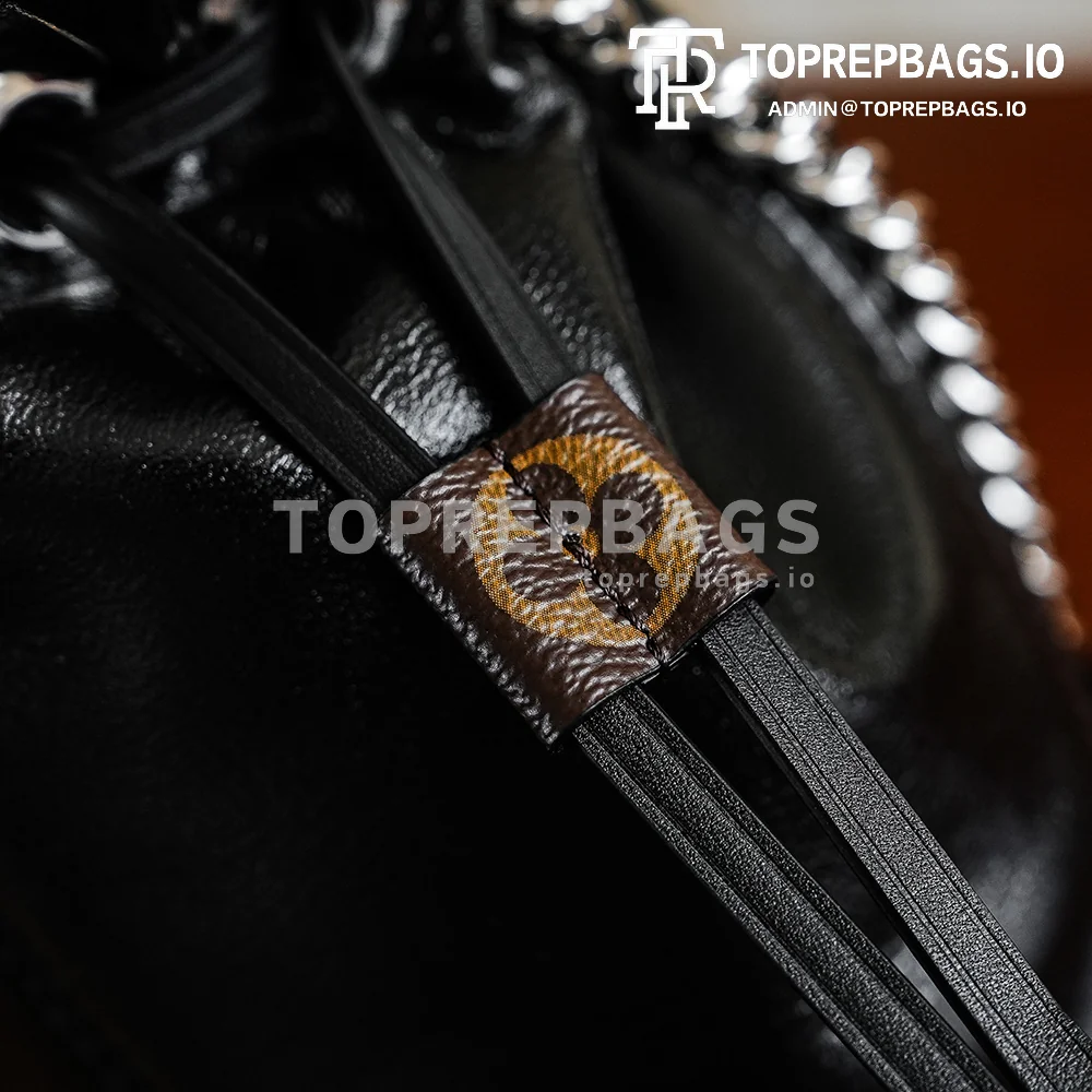 i1757306577701_8361_0_2 Louis Vuitton Off Duty Vibe Medium in Black