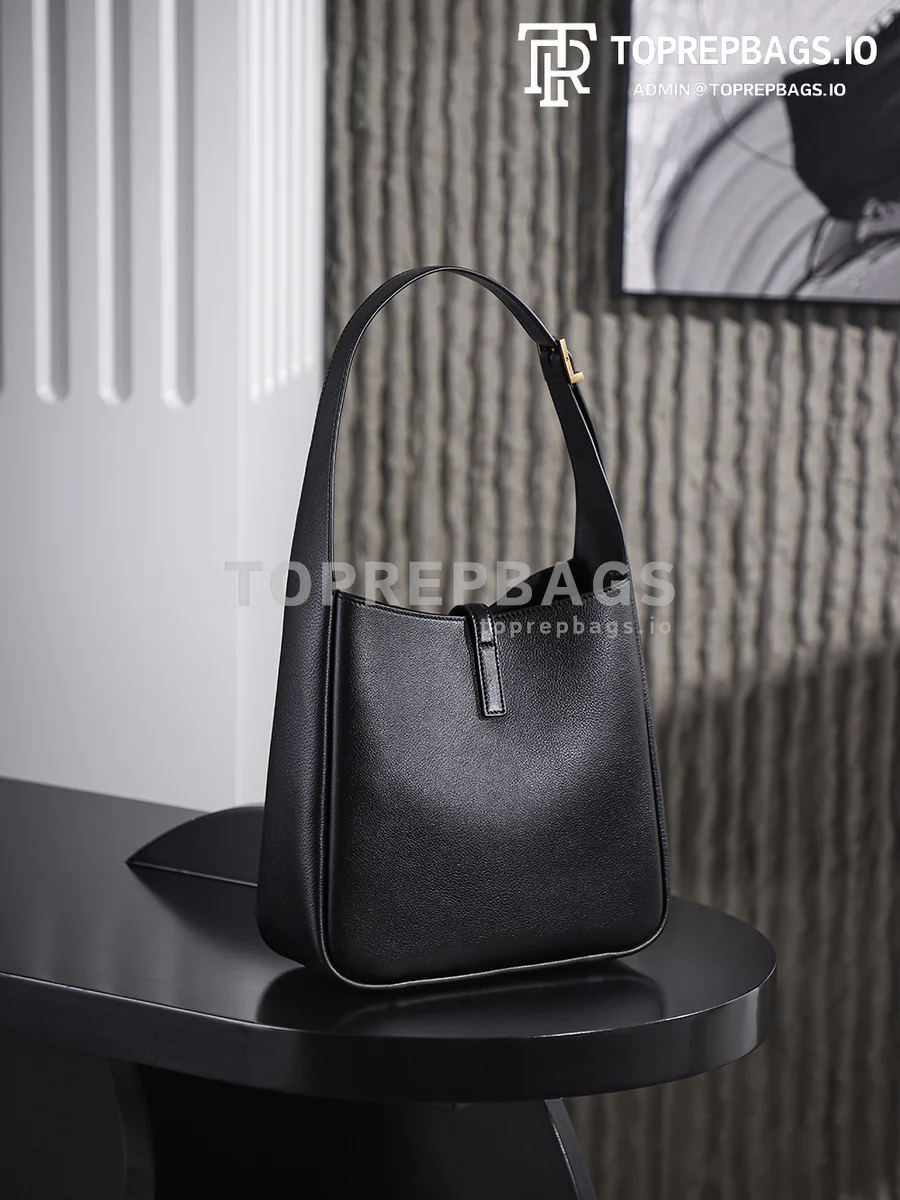 i1758103319520_8241_0_7 YSL Le 5 A 7 Hobo in Black