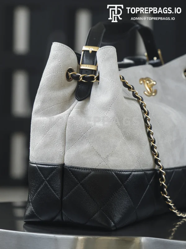 i1759994110491_49_0_8 Chanel Handbag Hobo in Grey